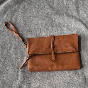 Universal Thread Tan Wristlet Clutch